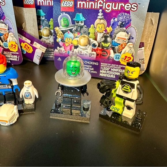 LEGO Minifigures Series 26 Space (71046) – 5 Opened Figures w/ Original Boxes - Picture 4 of 8